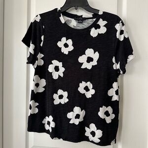 Sanctuary Boxy Black  and  White Short Sleeve Tee XL EUC
